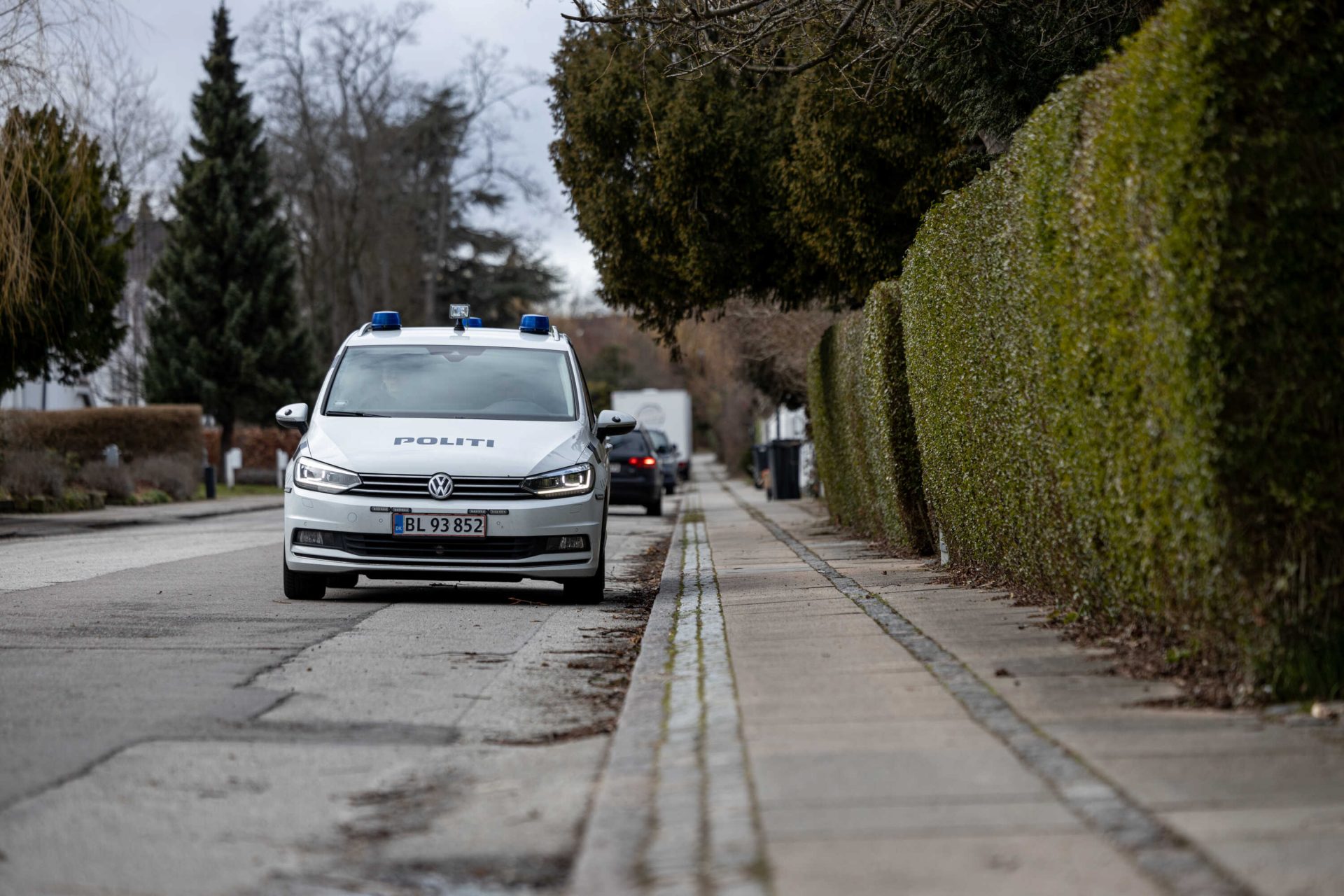 20-årig kvinde fængslet efter butiksrøverier